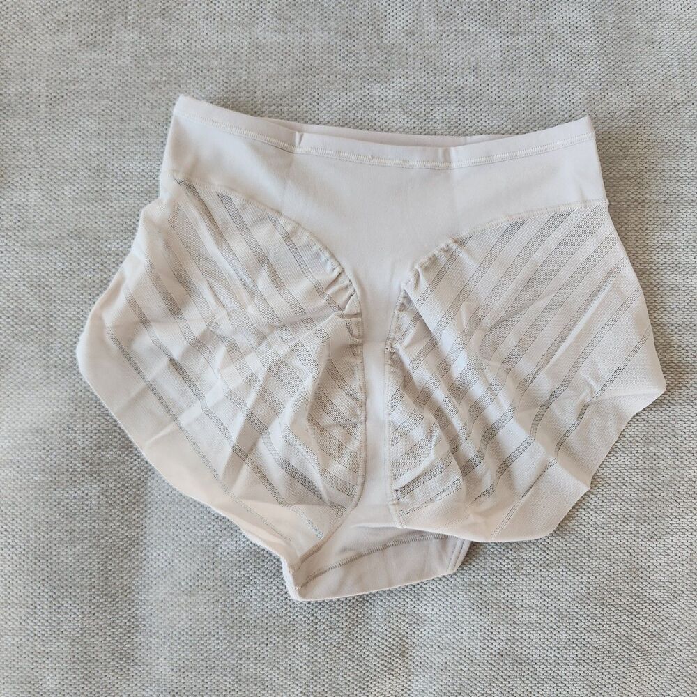 Leonisa Women' Medium Beige Shaper Lace Classic Shaper Panty NWT